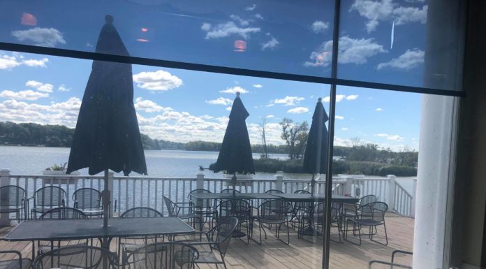 Dining by the Shore: Waterfront Restaurants Roundup