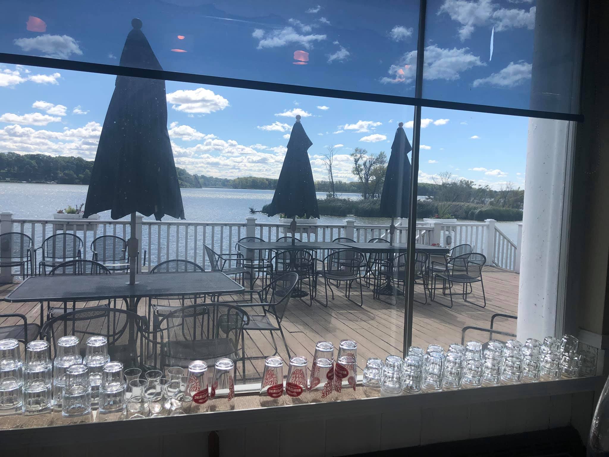 Dining by the Shore: Waterfront Restaurants Roundup