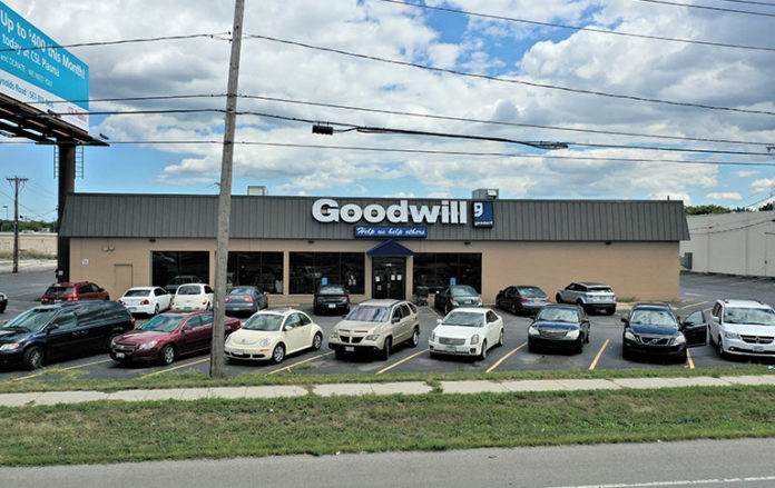 The front of the Goodwill Toledo location.